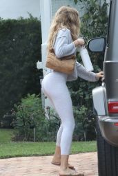 Gisele Bundchen - Out From Her Miami Residence 12/07/2023