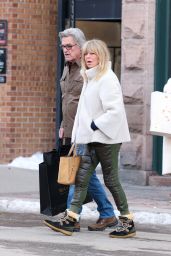 Goldie Hawn and Kurt Russell Shopping in Aspen 12/18/2023