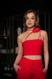 Hailee Steinfeld - Shop Small With Amazon Campaign December 2023 ...