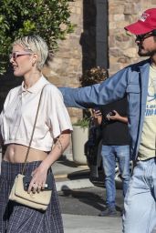 Halsey and Avan Jogia Shopping in Los Angeles 12/10/2023