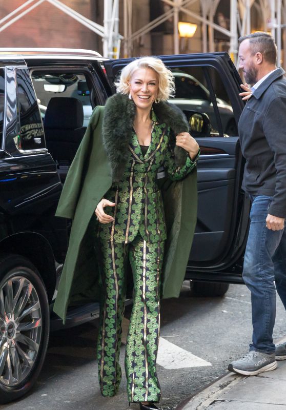 Hannah Waddingham Arriving at GMA in New York 12/19/2023