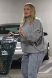 Hilary Duff - Shopping at Whole Foods in Studio City 12/09/2023