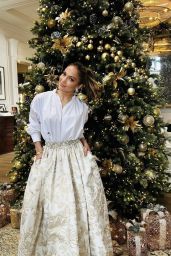 Jennifer Lopez Outfit 12/12/2023