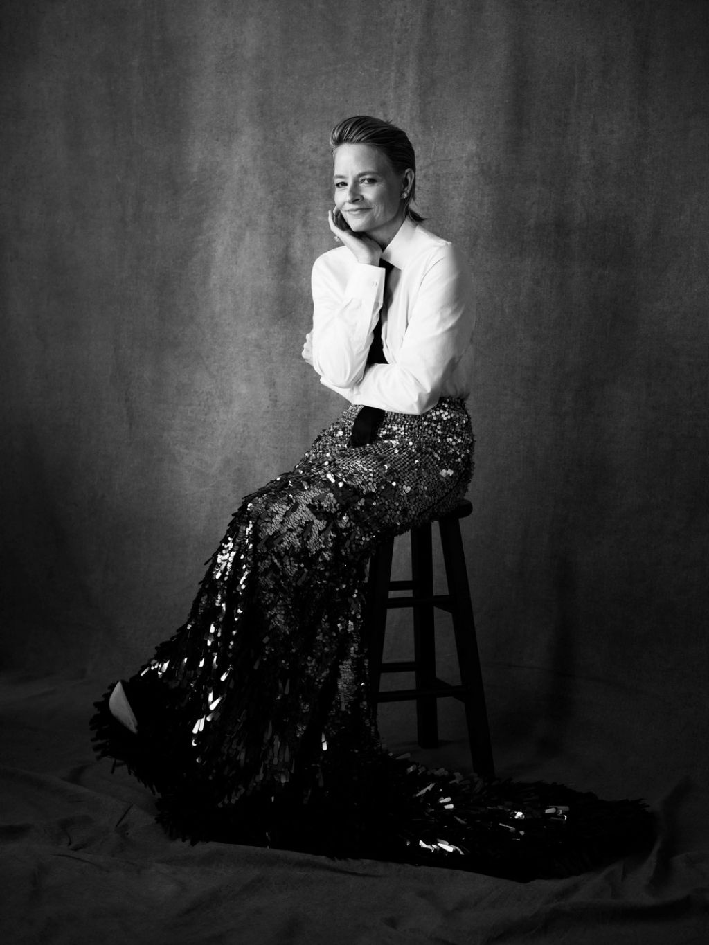 Jodie Foster Jodie-foster-elle-magazine-december-2023-january-2024-3