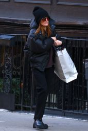 Julianne Moore - Shopping in Soho, New York 12/20/2023