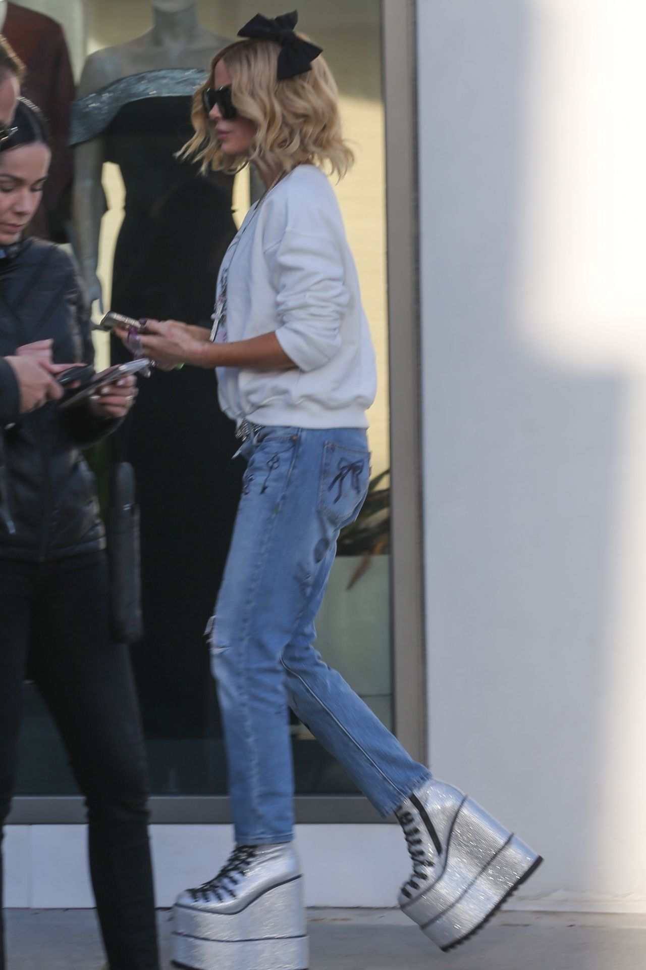 Kate Beckinsale Wears Wild Platform Shoes - Shopping in Beverly Hills