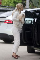 Kate Hudson - Out in Los Angeles 12/18/2023