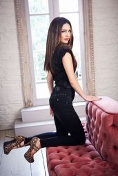 Kelly Brook - Photo Shoot for New Look 07/27/2012