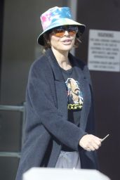 Lisa Rinna - Running Errands in Beverly Hills 12/11/2023