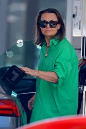 Lisa Wilkinson Running Errands on Christmas Day in Sydney 12/25/2023