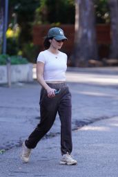 Lucy Hale - Hikes in Studio City 12/15/2023