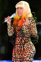 Nicki Minaj - Performs at the Paradise Theater in NYC 12/25/2010