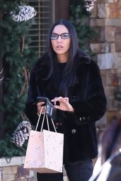 Noor Alfallah in All Black Shopping in Aspen 12/29/2023