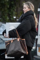 Olivia Attwood Christmas Shopping in Cheshire 12/21/2023