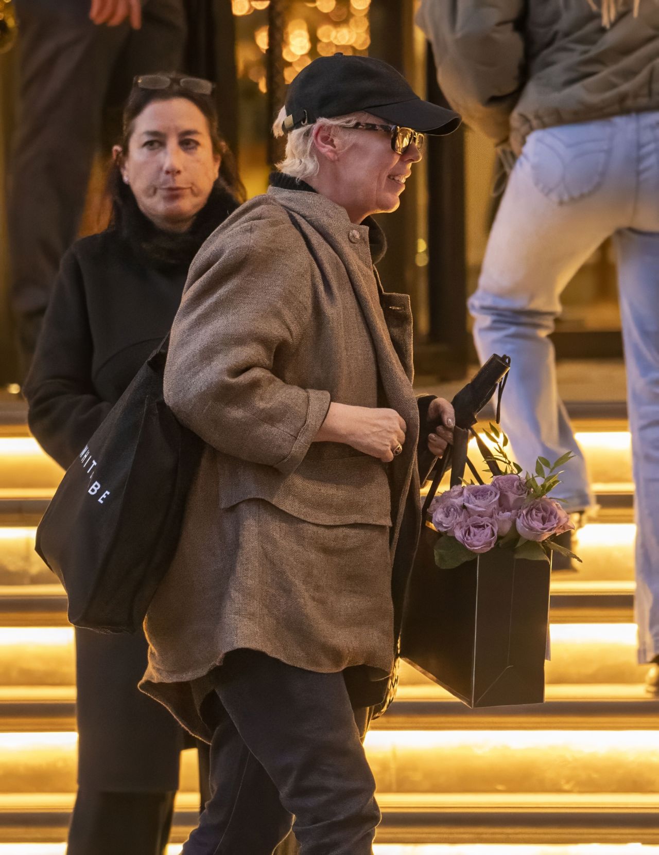 Olivia Colman - Outside Corinthia Hotel in London 12/01/2023 • CelebMafia