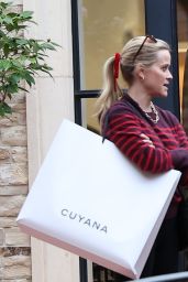 Reese Witherspoon - Shopping at Pacific Palisades 12/18/2023