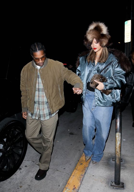 Rihanna - Night Out in Santa Monica 12/17/2023