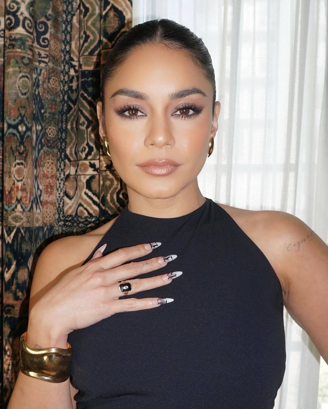 Vanessa Hudgens 12/11/2023 • CelebMafia