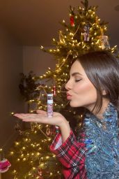 Victoria Justice - Hempz Skincare Products Holiday Campaign 2023
