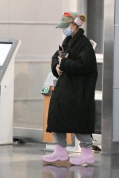 Ariana Grande Arriving at JFK Airport in New York 01/27/2024