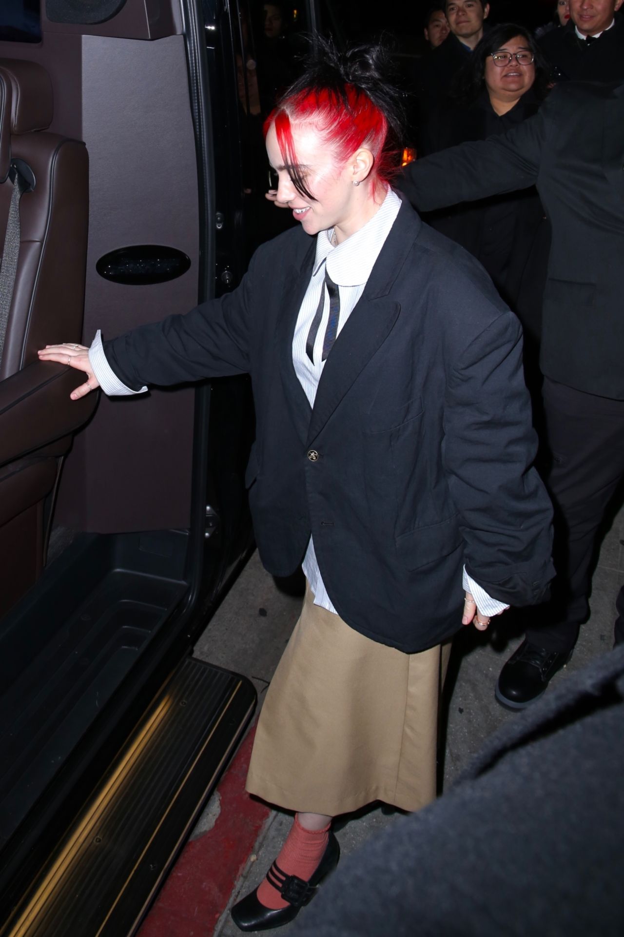 billie-eilish-at-golden-globes-after-party-at-chateau-marmont-01-07-2024-4.jpg