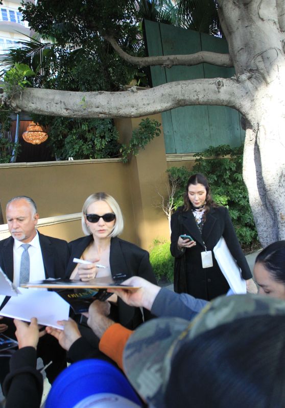 Carey Mulligan Signs Autographs at AFI Awards in Beverly Hills 01/12/2024