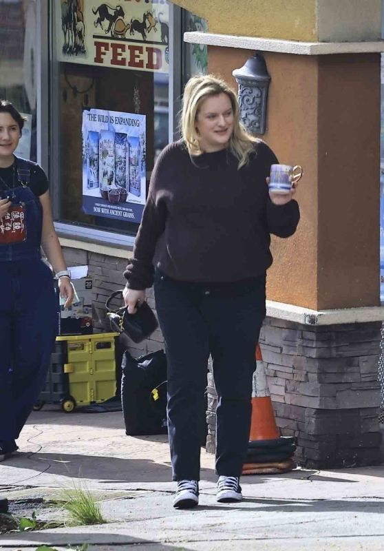 Elisabeth Moss Filming "Shell" in Los Angeles 01/03/2024