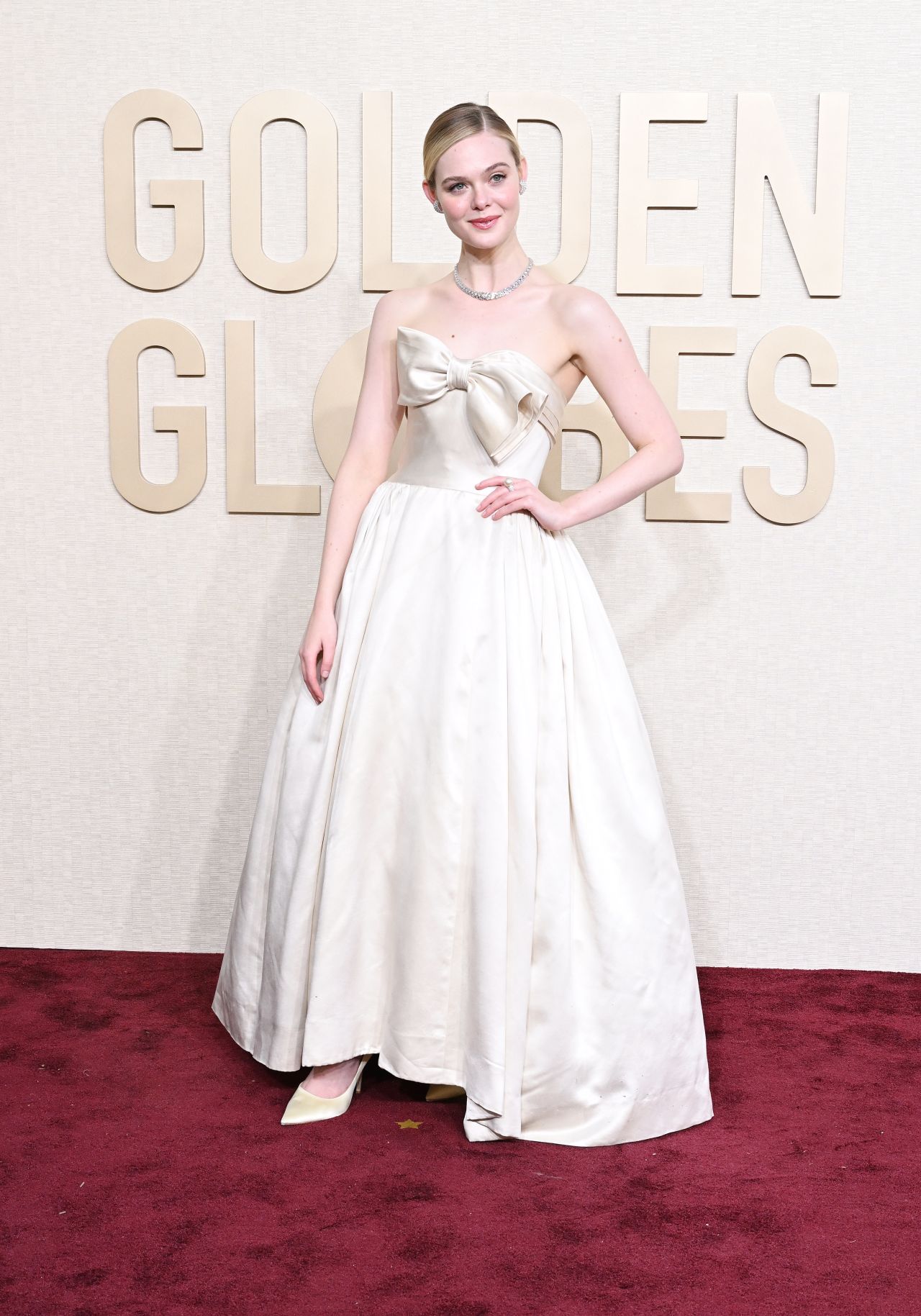 Elle Fanning Golden Globe Awards 2024 • CelebMafia