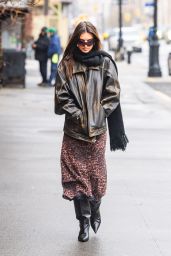 Emily Ratajkowski Street Style - Manhattan 01/26/2024