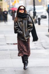 Emily Ratajkowski Street Style - Manhattan 01/26/2024