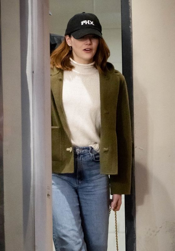 Emma Stone in Casual Outfit at Sushi Park in Los Angeles 01/13/2024