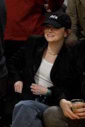 Emma Stone - Phoenix Suns vs Los Angeles Lakers at Crypto.Com Arena in LA 01/11/2024