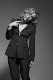 Gillian Anderson - Fiasco Magazine UK The Black & White Issue Limited Edition 2011