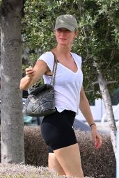 Gisele Bundchen in Bicycle Shorts and a White T-shirt in Miami 01/15/2024