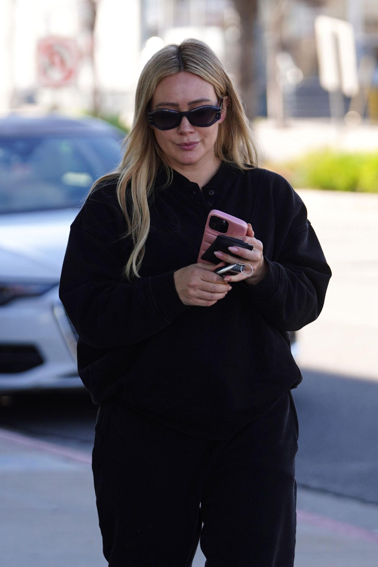 Hilary Duff Out in Studio City 01/26/2024 • CelebMafia