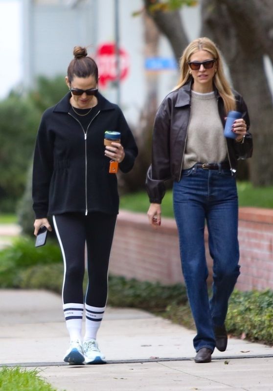 Jennifer Garner Walk With a Friend in Brentwood 01/24/2024