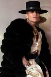 Jennifer Lopez Outfit 01/01/2024