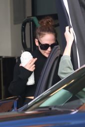 Jennifer Lopez Sneaking Out of the Gym 01/02/2024