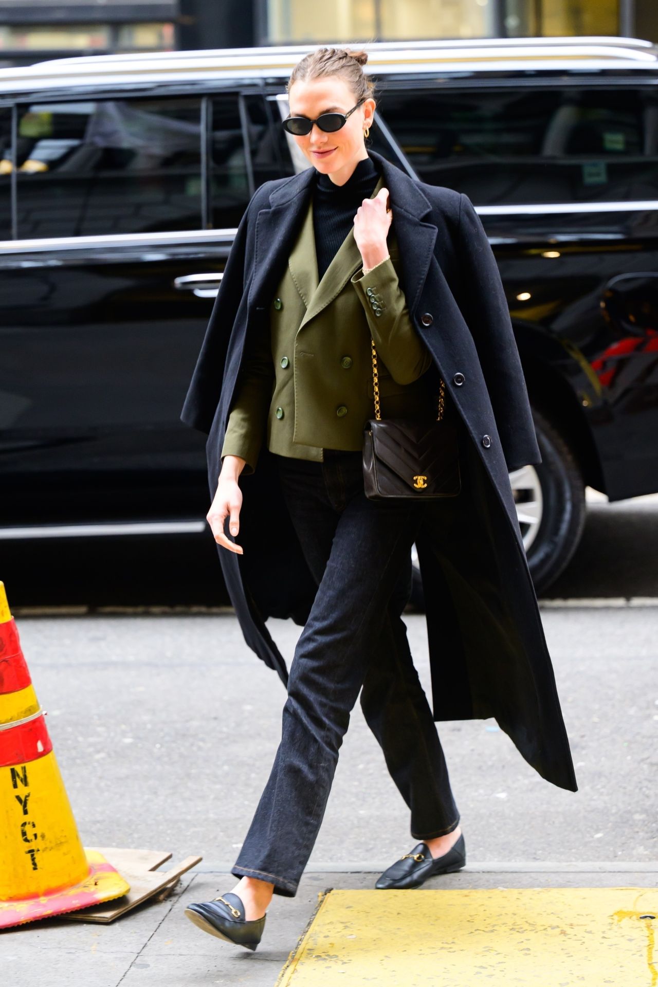 Karlie Kloss Street Style - New York 01/30/2024 • CelebMafia