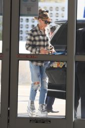 Kate Beckinsale "Wore a black and white flannel and oversized hair bow to the airport paired with white platform sneakers in Los Angeles" (27.01.2024) 24x