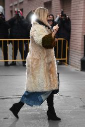 Kate Hudson Outside "The View" Studios in New York 01/04/2023