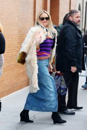Kate Hudson Outside "The View" Studios in New York 01/04/2023