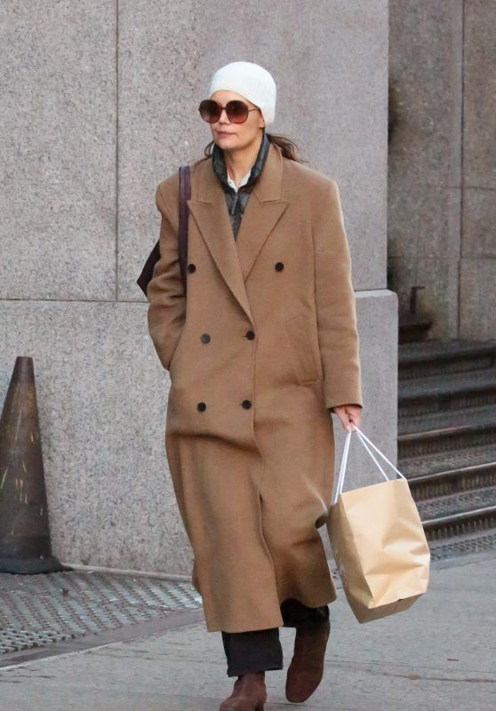 Katie Holmes - Out in New York 01/05/2024