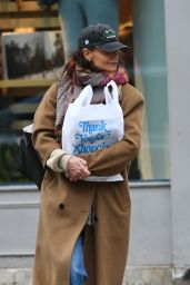 Katie Holmes Shopping on New Year