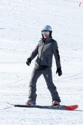 Katy Perry Snowboarding in Aspen 01/06/2024