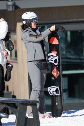 Katy Perry Snowboarding in Aspen 01/06/2024