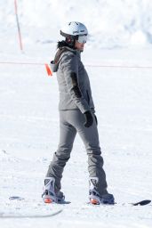 Katy Perry Snowboarding in Aspen 01/06/2024