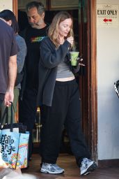 Leslie Mann and Her Husband Judd Apatow at Urth Caffe in West Hollywood 01/10/2024