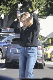 Malin Akerman Grocery Shopping at Lazy Acres 01/09/2024 • CelebMafia