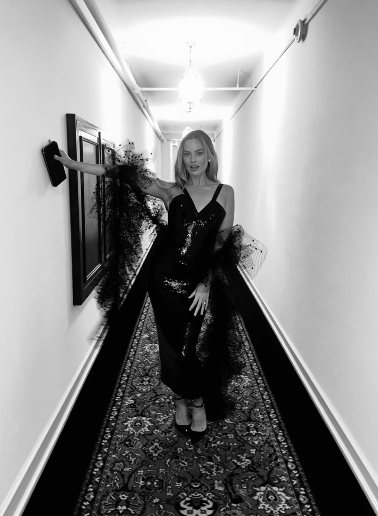 Margot Robbie - Golden Globe Awards Afterparty Photo Shoot January 2024 ...